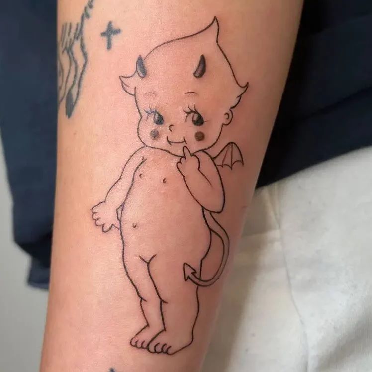 Fine Line Tattooing