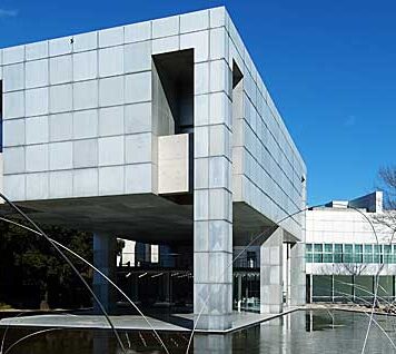 Minimalism and unusual architecture Minimalism and unusual architecture