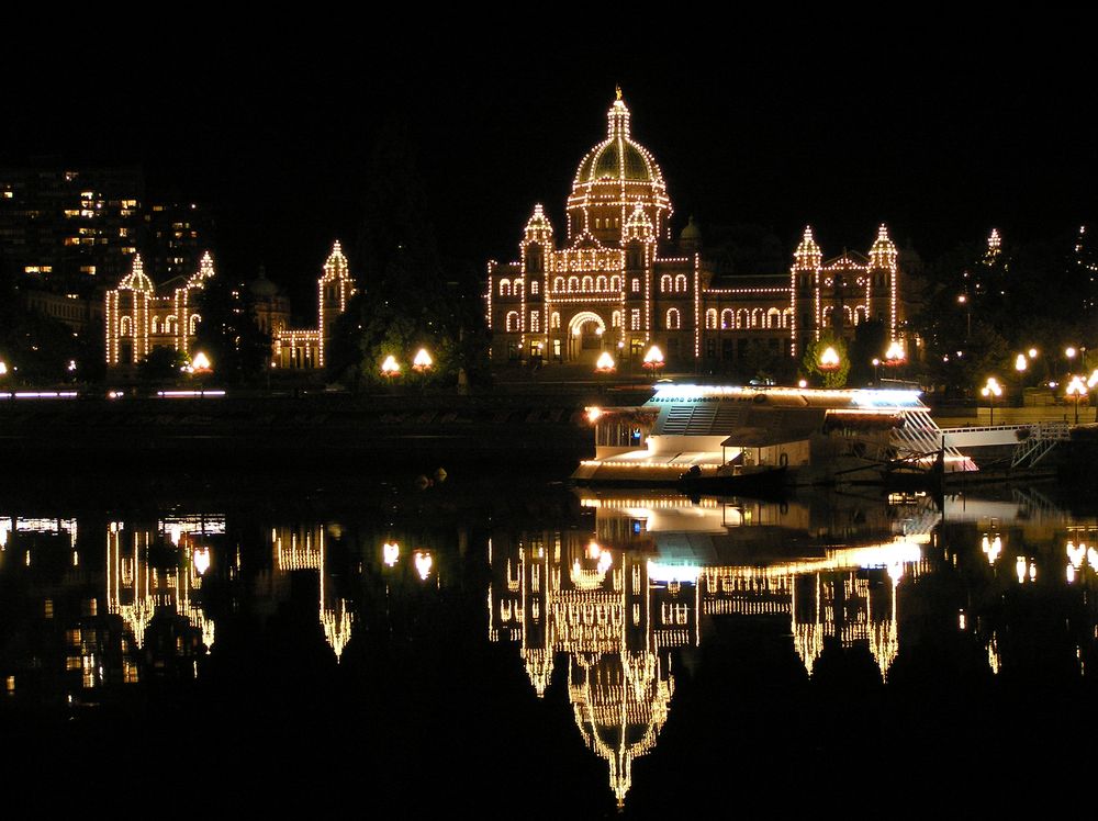 Architecture in artificial light Architecture in artificial light