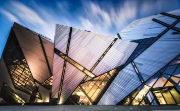 What is remarkable about the architecture of the XXI century? Architecture of the XXI century