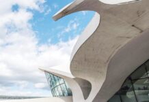 Architectural shaping in virtual reality Architectural shaping in virtual reality