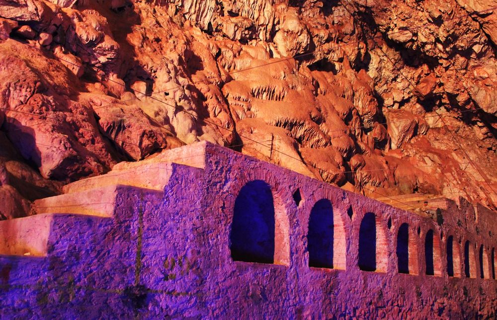 Grotte du Lazaret, France Grotte du Lazaret, France