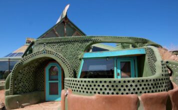 Earthship Biotecture
