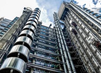 High-tech The Lloyds Building