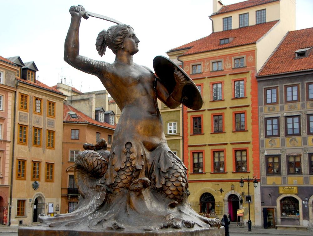 bronzovaya-sirena-simvol-varshavy-2