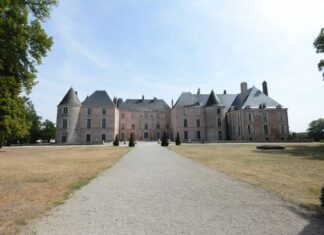 Замок Мен-сюр-Луар (Château de Meung-sur-Loire)