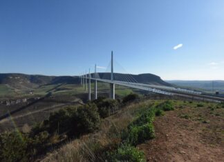 Виадук Мийо (Viaduc de Millau) – высочайший мост в мире