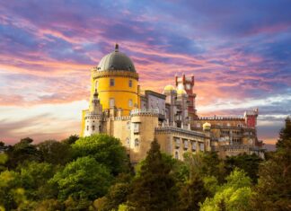 Дворец Пена (Palácio Nacional da Pena)