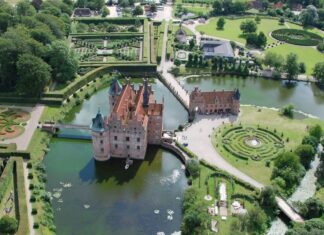Замок Эгесков (Egeskov Slot)