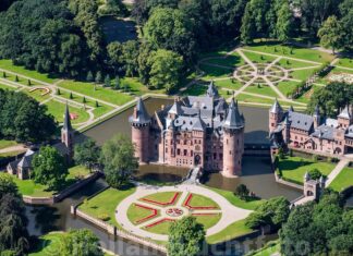 Замок де Хаар (Kasteel de Haar)