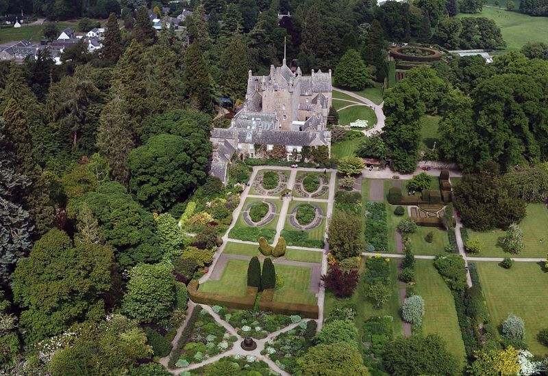 Cawdor Castle 2