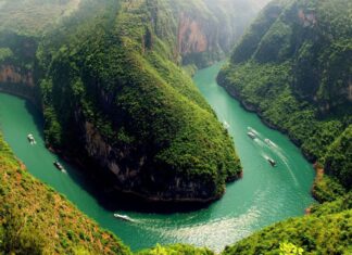 LONGMEN Caves China