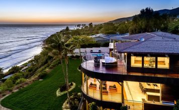 House by the sea in Spain