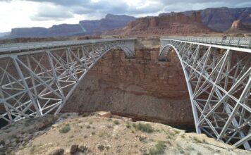 Canyon de Chelly: Arizona’s Ancient Desert Landscape