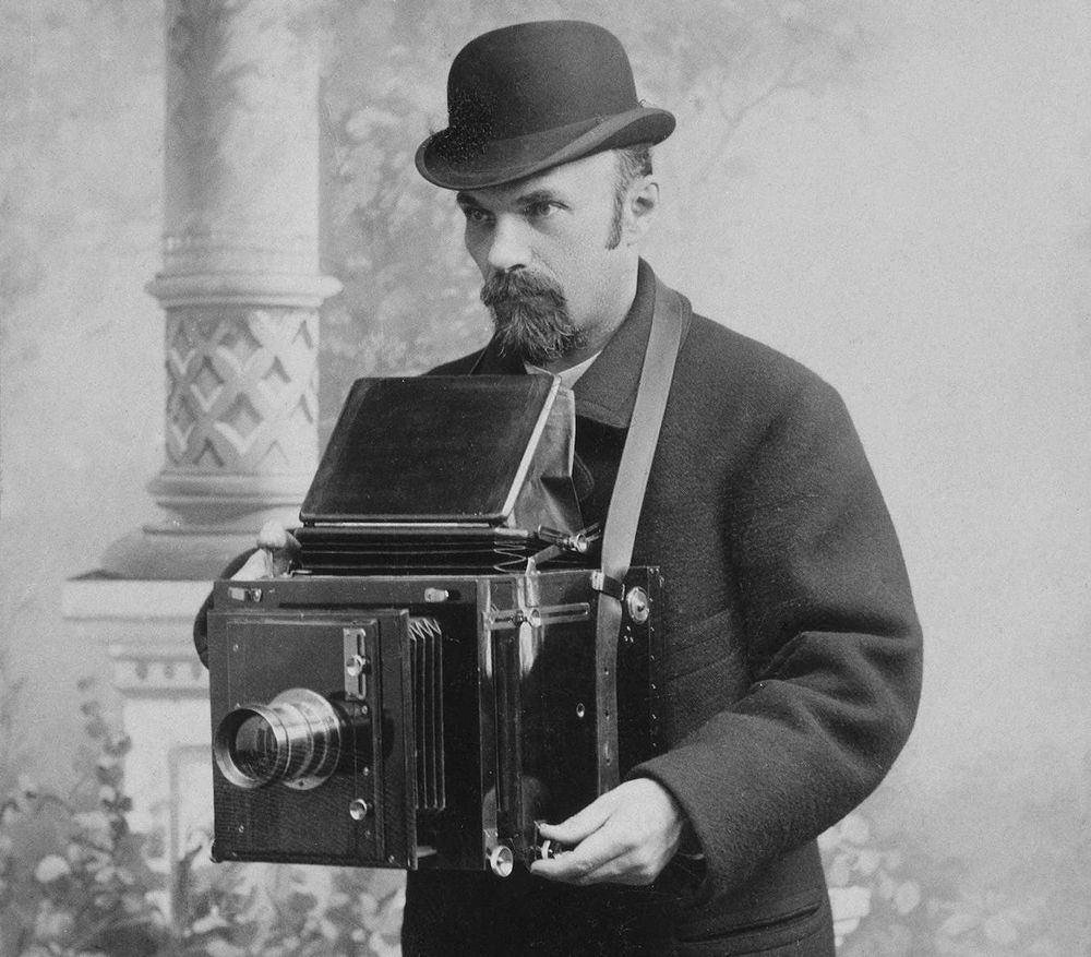 COURT PHOTOGRAPHER COURT PHOTOGRAPHER
