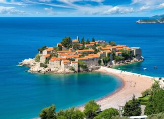 Montenegro Travel Guide: Adriatic Coast, Mountains and Historic Towns